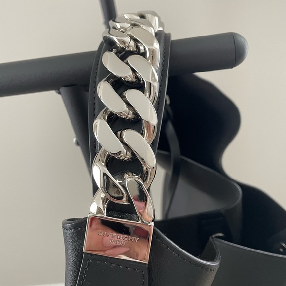 Givenchy bag - Picture 2 of 6